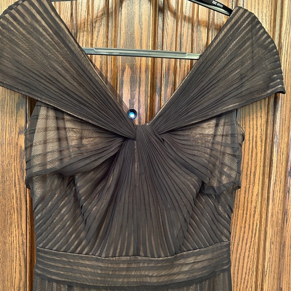 Tadashi Shoji gown Sz 8 - Picture 2 of 5